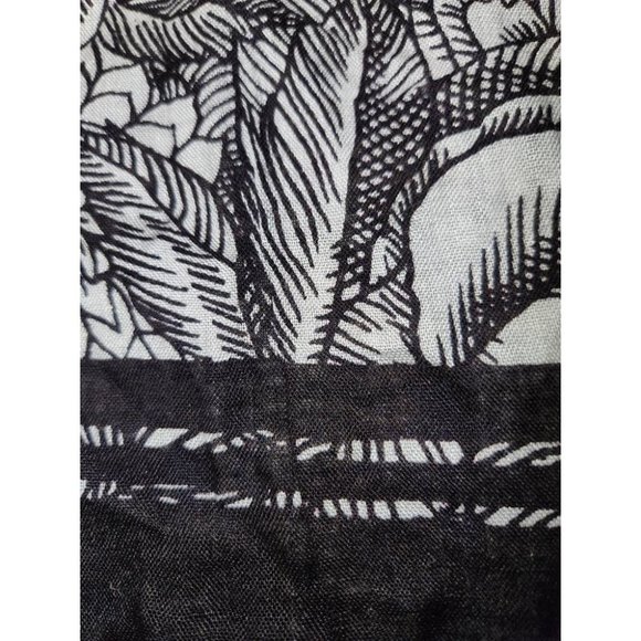 Vintage Liz St Claire 100% Rayon Black/White Roses Machine turned Edge 1980 - Picture 4 of 5